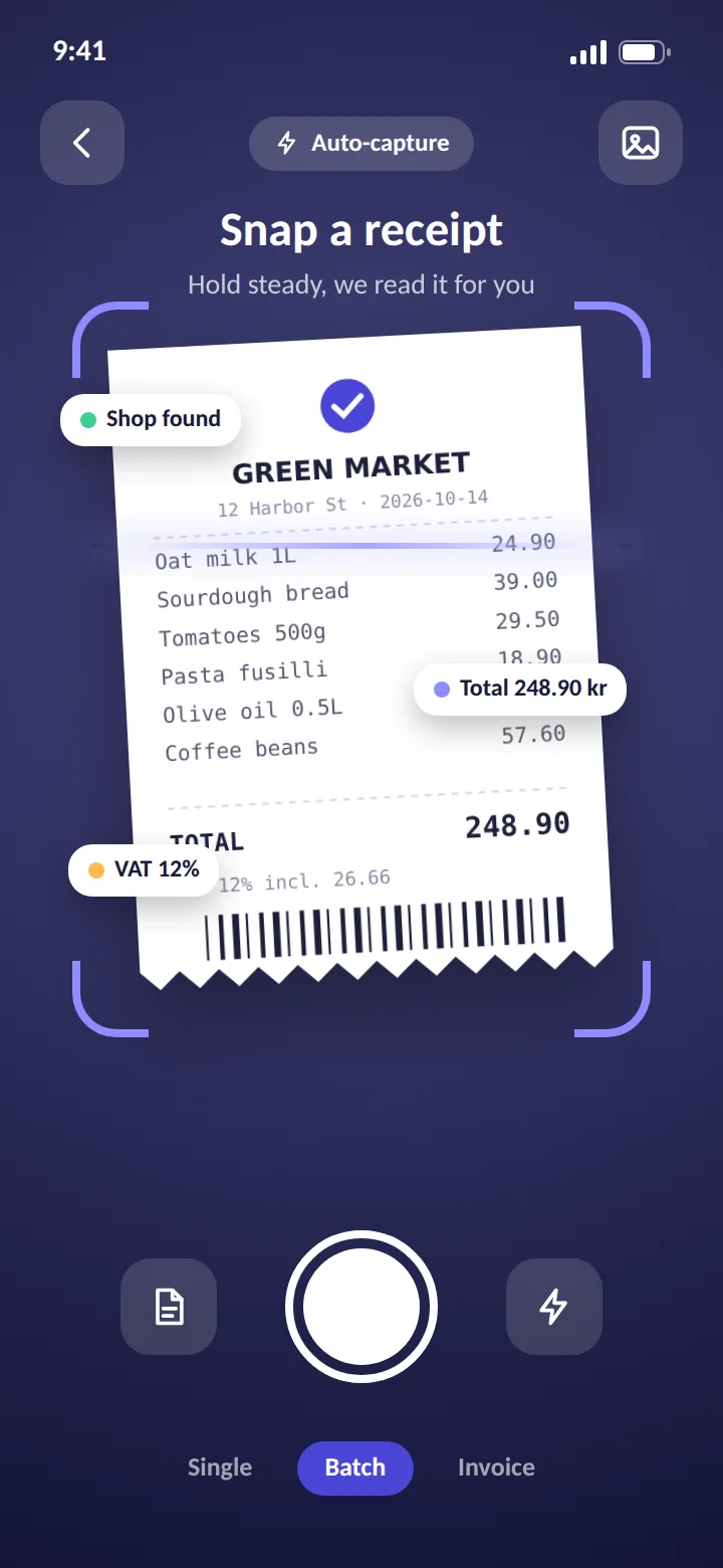 Receipt Snap receipt scanner app: photographing a receipt with automatic edge detection